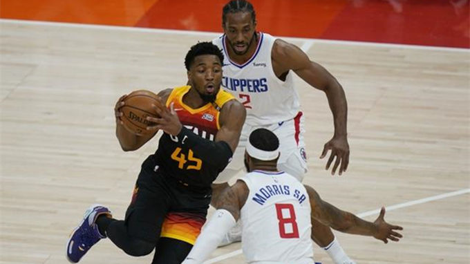 2022.8.25NBA全场录像回放 米切尔带病作战砍45分逆转胜快船